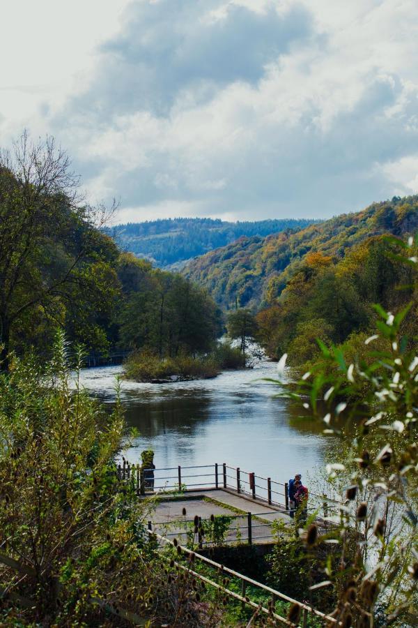シモンズ・ヤット Wye Rapids House Bed & Breakfast エクステリア 写真